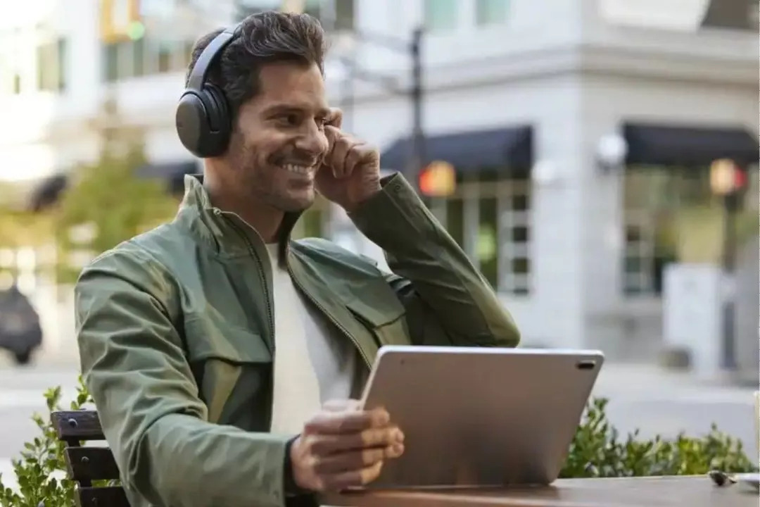 Vezeték nélküli fejhallgató JBL Tour ONE M2 Fekete